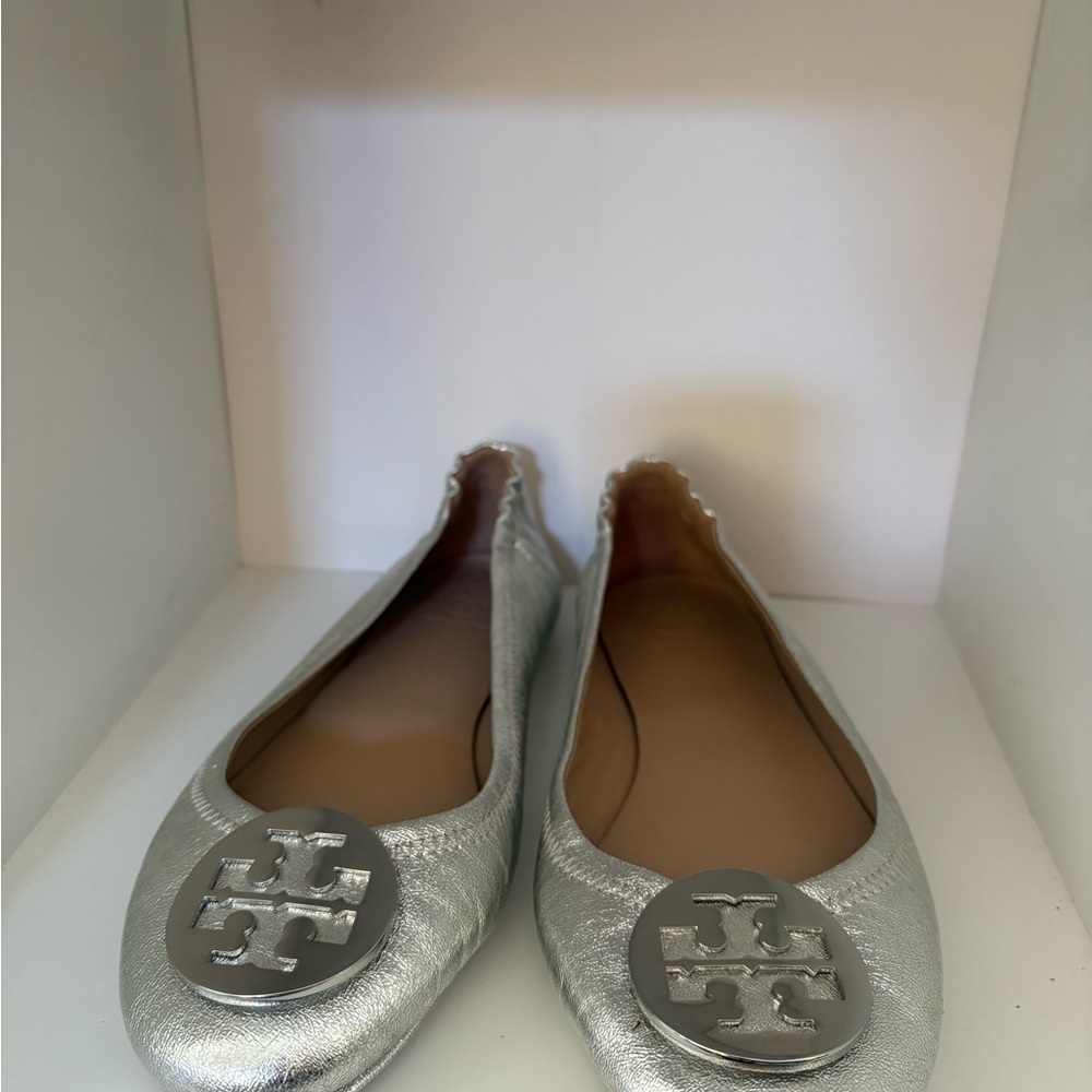 Tory Burch Minnie Travel Balet Flat in Silver Metallic Leather